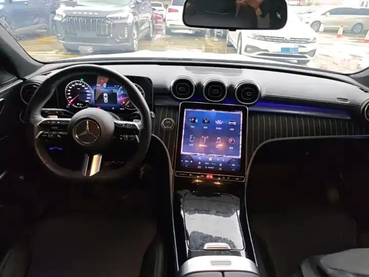 Mercedes Benz Class C 2024 C 200 L Sports Edition 10