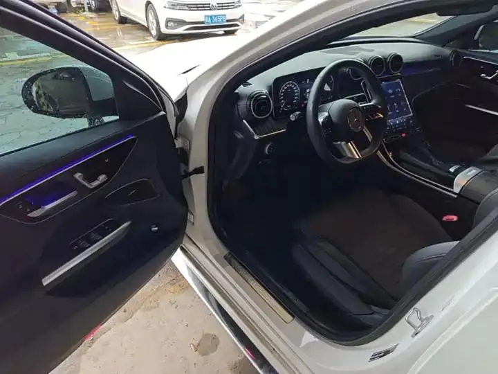 Mercedes Benz Class C 2024 C 200 L Sports Edition 16