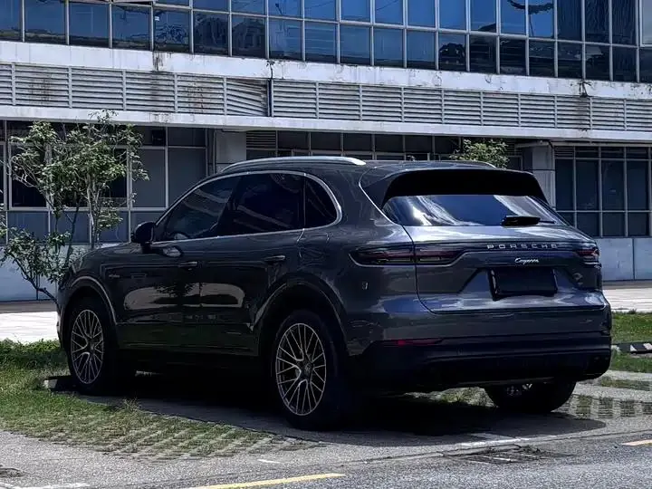 Cayenne New Energy 2022 Cayenne E-Hybrid 2.0T Platinum Edition 11