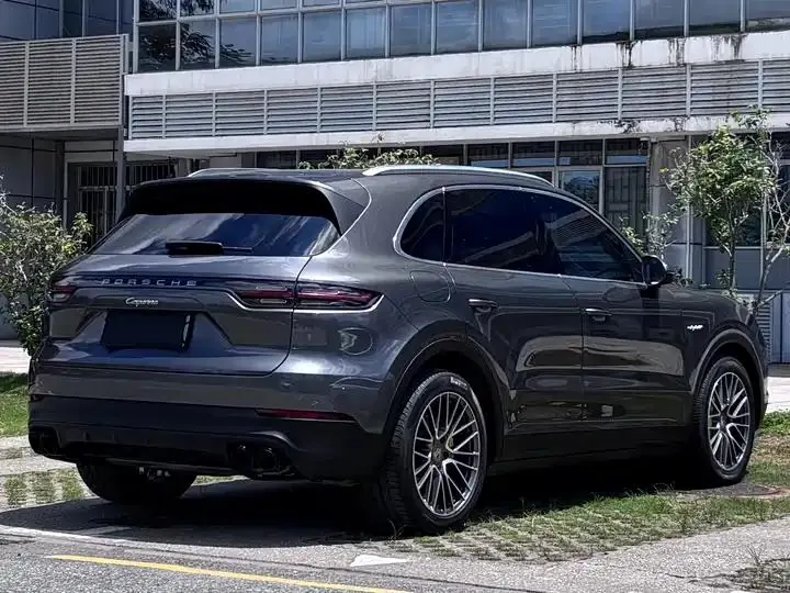 Cayenne New Energy 2022 Cayenne E-Hybrid 2.0T Platinum Edition 9