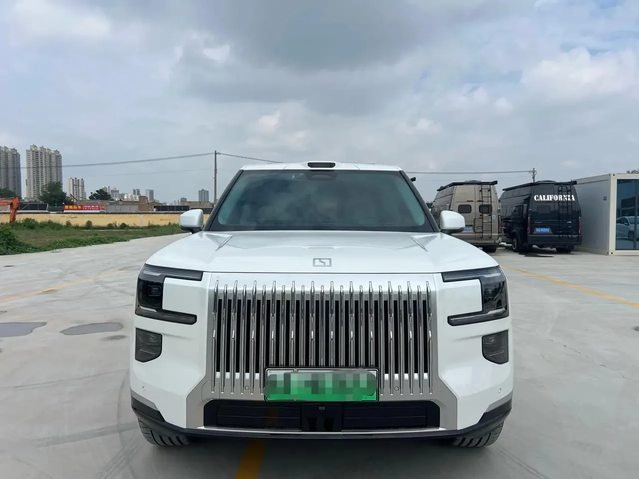 Zeekr 2025 Zeekr 9X 2.0T Ultra 55kWh automatic gear 2