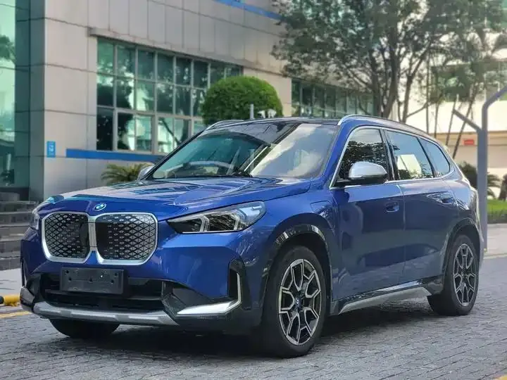 Open image lightbox: BMW iX1 2023 xDrive30L X Design Set