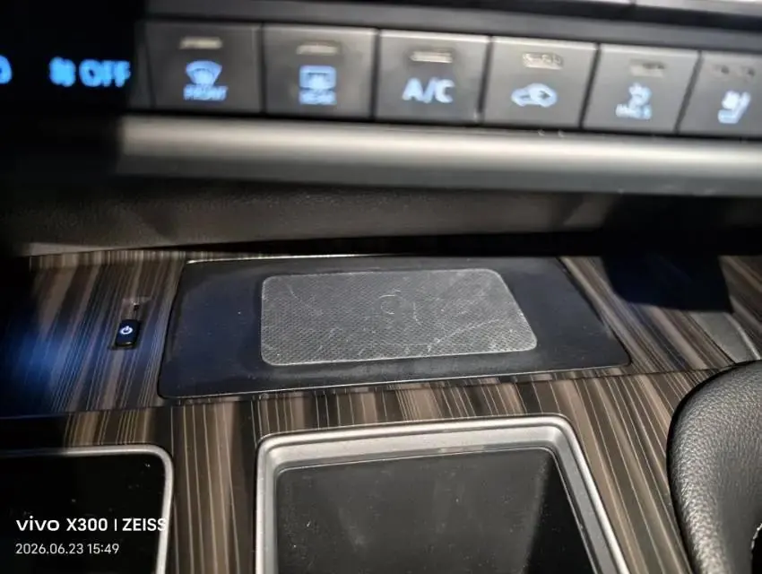Sana SIENNA 2021 2.5L Hybrid Platinum Edition 6