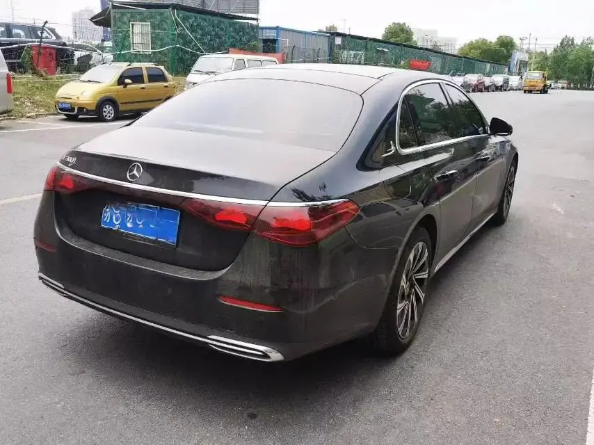Mercedes Benz E Class 2024 E 300 L 48V 2.0T Luxury Automatic Gear 4