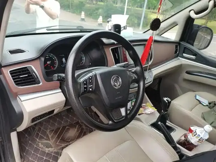 Lingzhi 2020 M5L 1.6L Luxury 7-seat 6