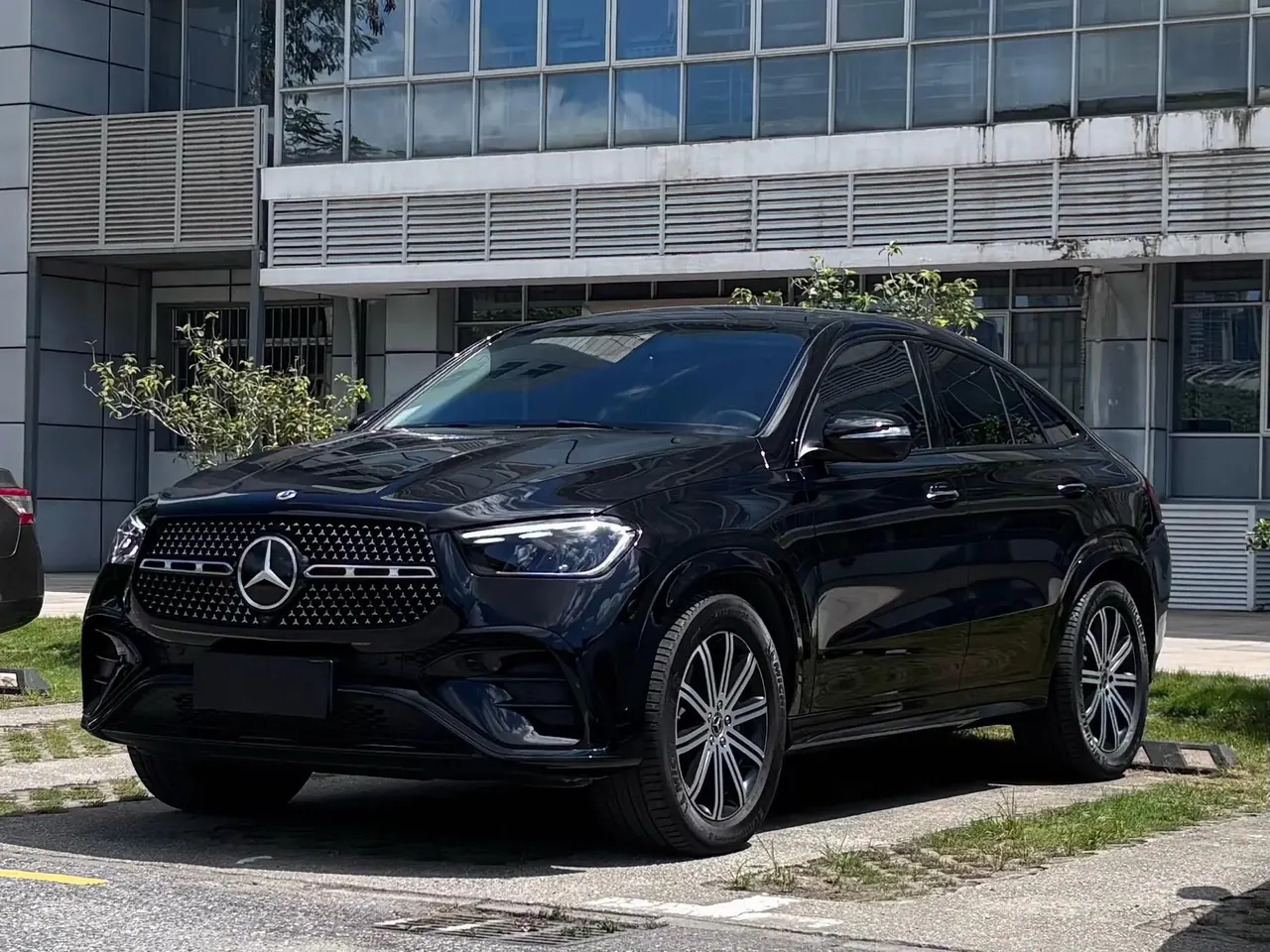 打开图片灯箱:Mercedes Benz GLE (Imported) 2024 GLE 350 Coupe 4MATIC 48V 2.0T Luxury Automatic Gear