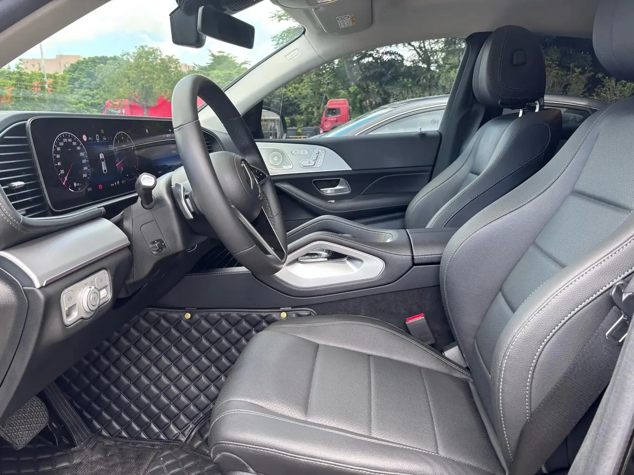 Mercedes Benz GLE (Imported) 2024 GLE 350 Coupe 4MATIC 48V 2.0T Luxury Automatic Gear 3