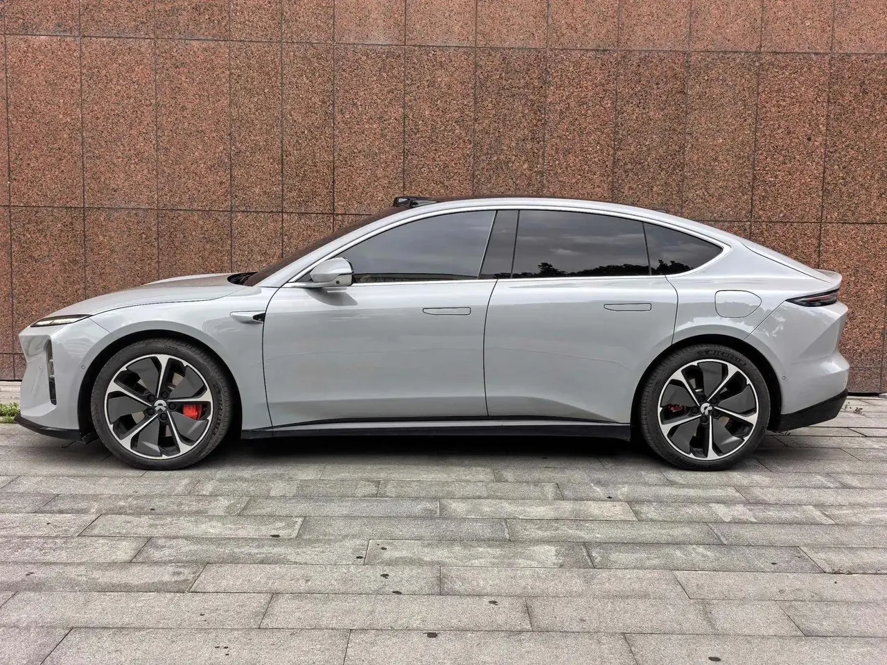 NIO 2025 ET5 75kWh automatic gear 2