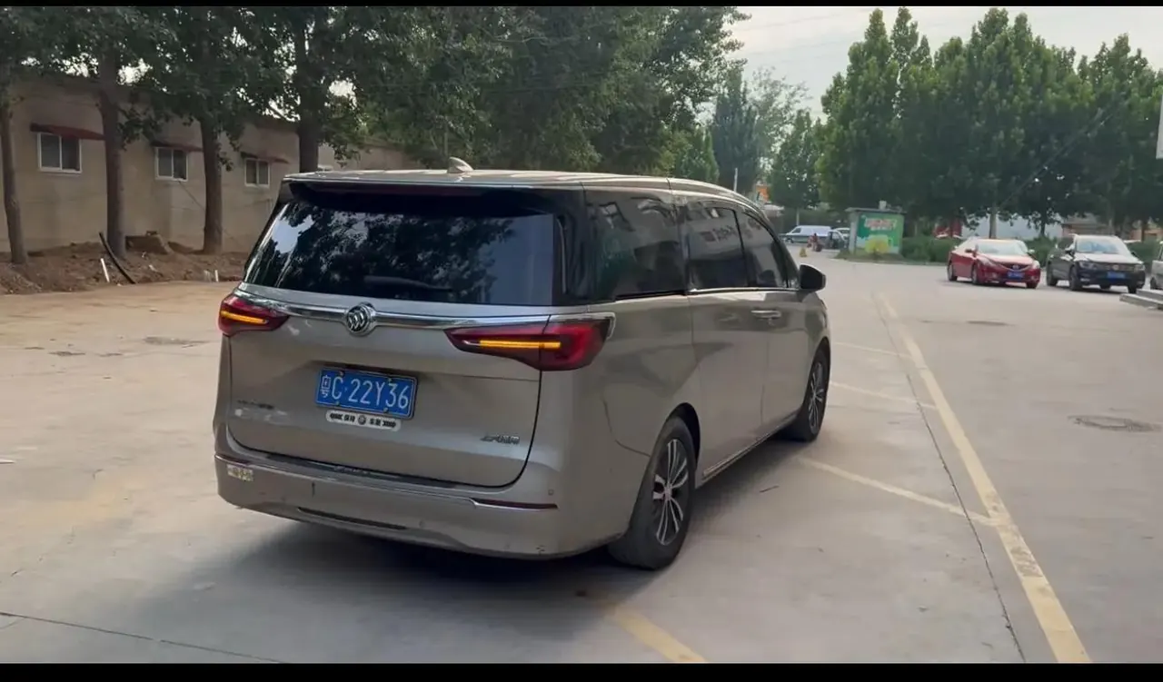 Buick GL8 2023 ES Lu Zun 653T Premium 6