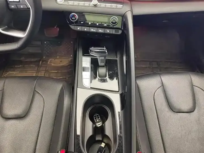 Elantra 2023 1.5L CVT LUX Prestige Edition 16