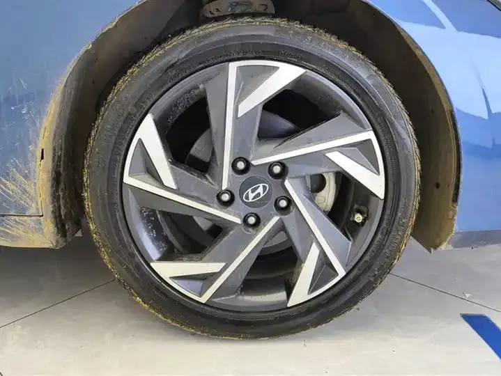 Elantra 2023 1.5L CVT LUX Prestige Edition 6