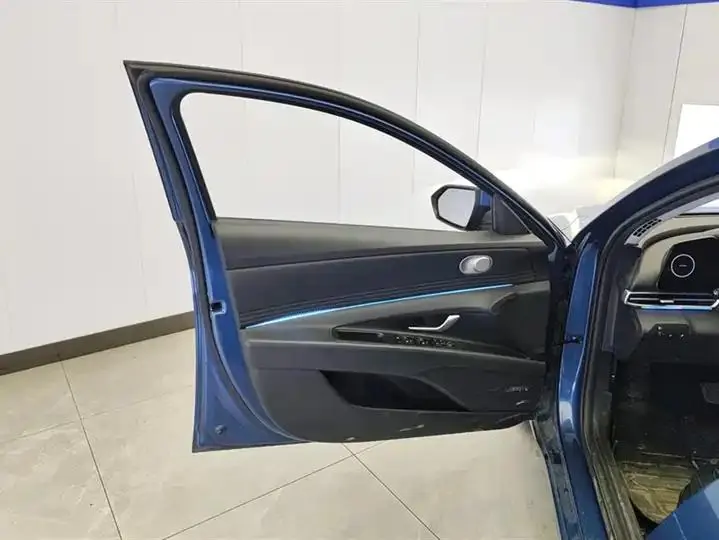 Elantra 2023 1.5L CVT LUX Prestige Edition 7