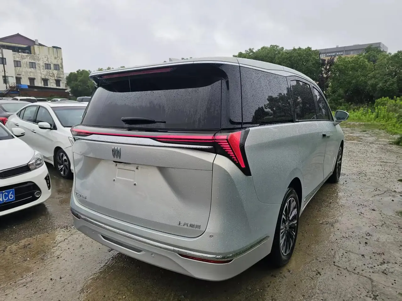Buick 2025 GL8 ES Lu Zun 48V 2.0T Enjoy Heyue Edition Automatic Gear 2