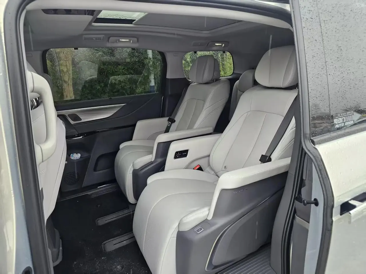 Buick 2025 GL8 ES Lu Zun 48V 2.0T Enjoy Heyue Edition Automatic Gear 3