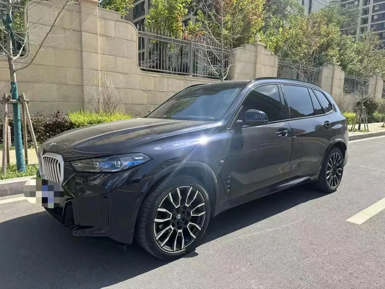 BMW 2023 X5 xDrive40Li 48V 3.0T M sports obsidian night suit automatic gear - View 1