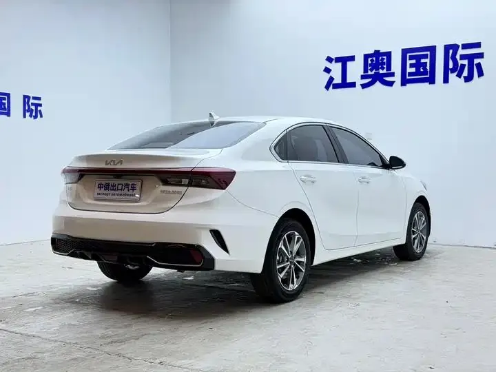 Kia K3 2023 1.5L CVT Deluxe Edition 19