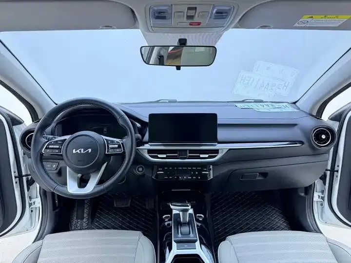 Kia K3 2023 1.5L CVT Deluxe Edition 8