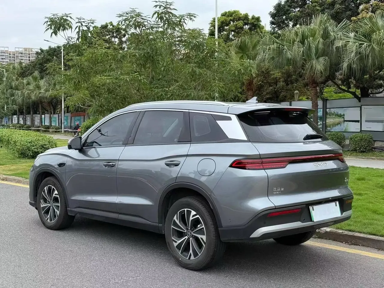 BYD Song Pro New Energy 2025 Model Song Pro DM-i 1.5 CVT 75km Flagship Edition Automatic 4