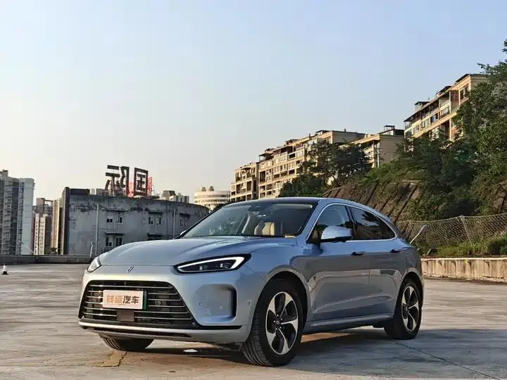 Открыть галерею: AITO M5 2023 extended range rear drive standard edition
