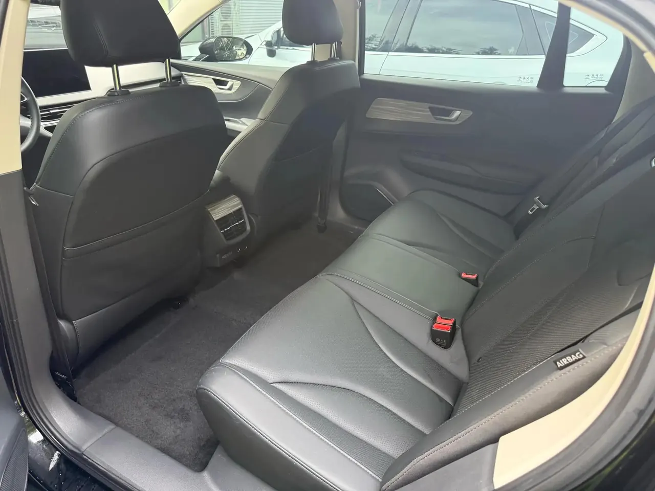 HongQi E-QM5 2023 PLUS 5