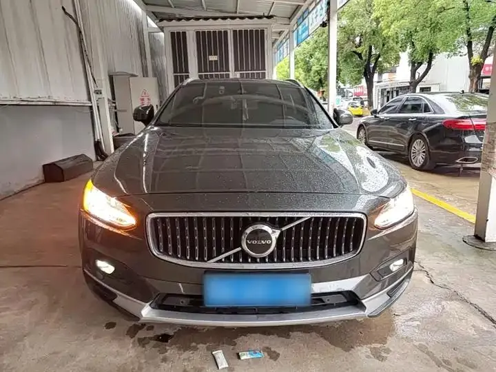 Volvo V90 2021 Cross Country B5 AWD Zhiyuan Edition 3