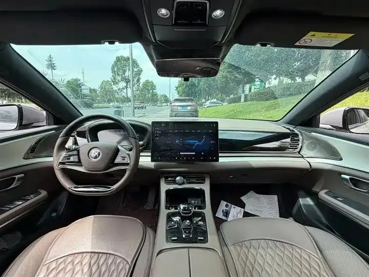 Han 2025 DM-i 125KM honorable model 11
