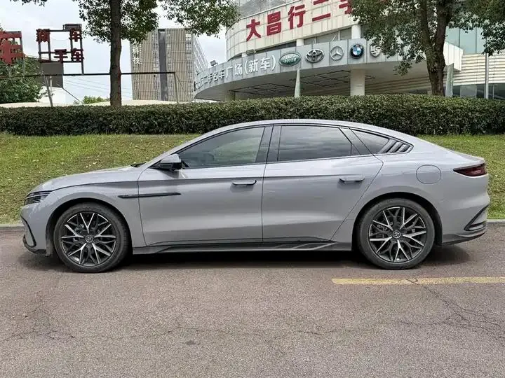 Han 2025 DM-i 125KM honorable model 3