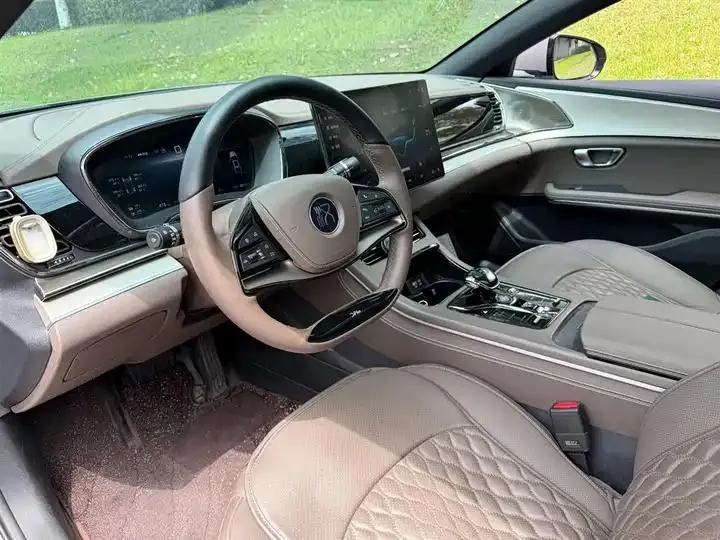 Han 2025 DM-i 125KM honorable model 7