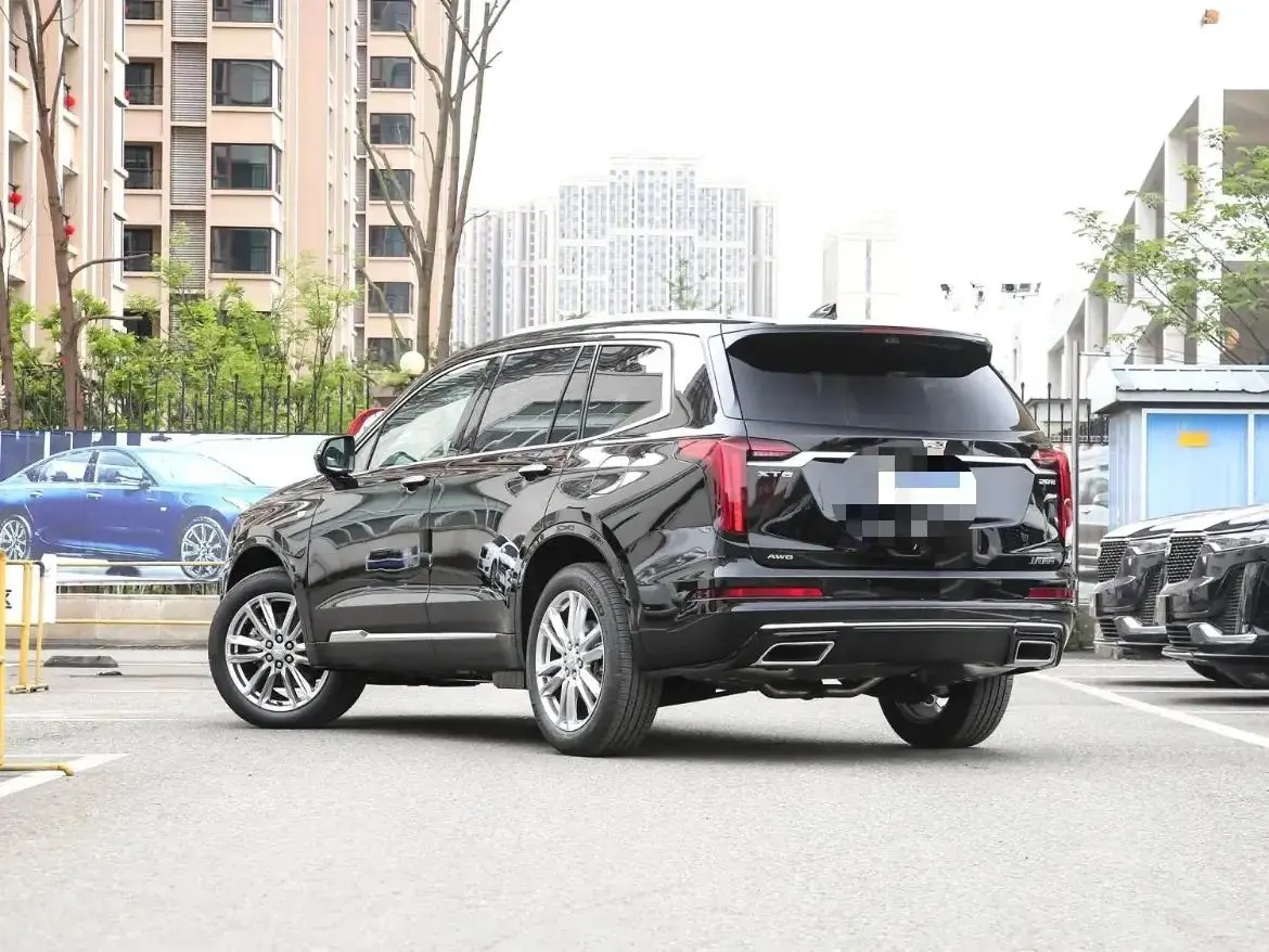 Cadillac XT6 2022 2.0T 7-seat 4-wheel drive luxury model 2