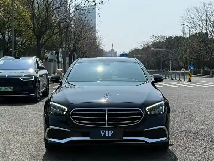 Mercedes Benz E-Class 2023 to E 300 L Fashion 2