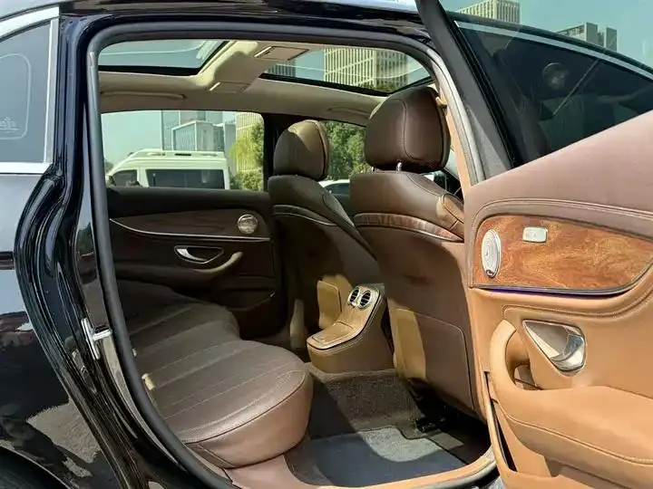 Mercedes Benz E-Class 2023 to E 300 L Fashion 5