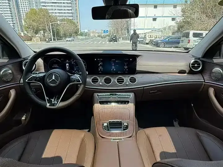 Mercedes Benz E-Class 2023 to E 300 L Fashion 6