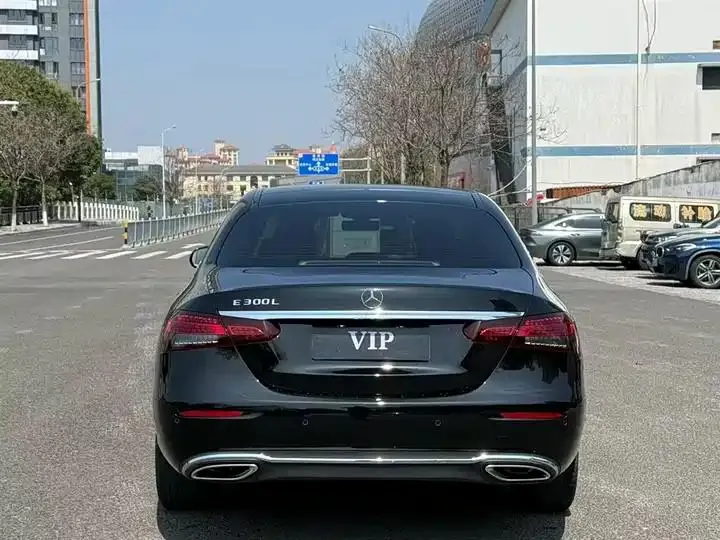 Mercedes Benz E-Class 2023 to E 300 L Fashion 8