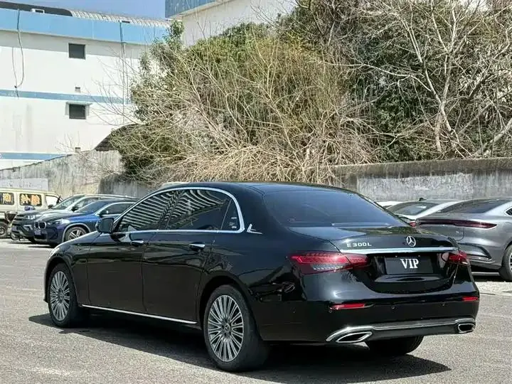 Mercedes Benz E-Class 2023 to E 300 L Fashion 9