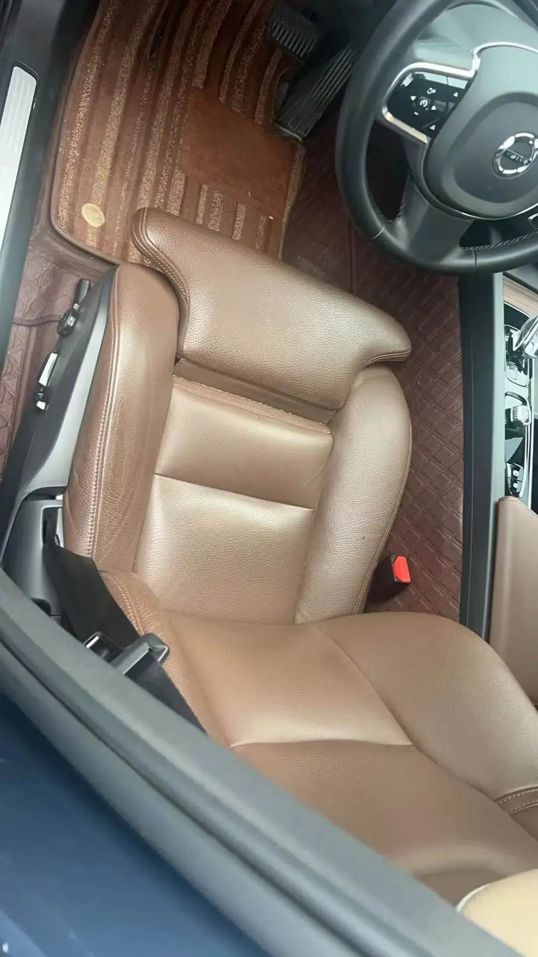 Volvo XC60 2023 B5 4WD Zhiyuan Deluxe Edition 2