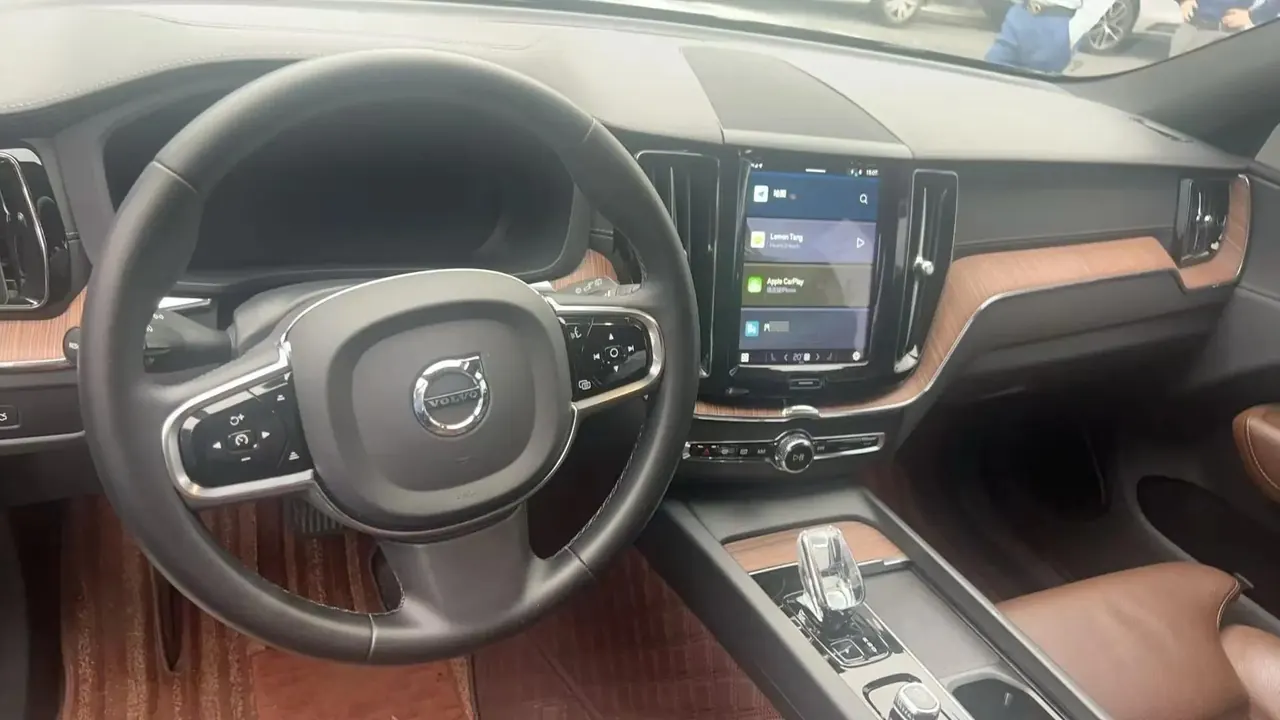 Volvo XC60 2023 B5 4WD Zhiyuan Deluxe Edition 3