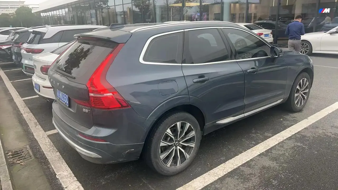 Volvo XC60 2023 B5 4WD Zhiyuan Deluxe Edition 4