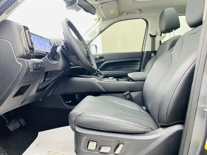 Haval H9 2024 2.0T Gasoline Four-wheel Drive Extreme Edition 15