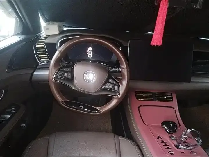 Han 2024 DM-i Glory Edition 121KM Honor Type 15