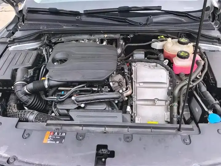Roewe D7 2023 DMH 125km Flagship 10