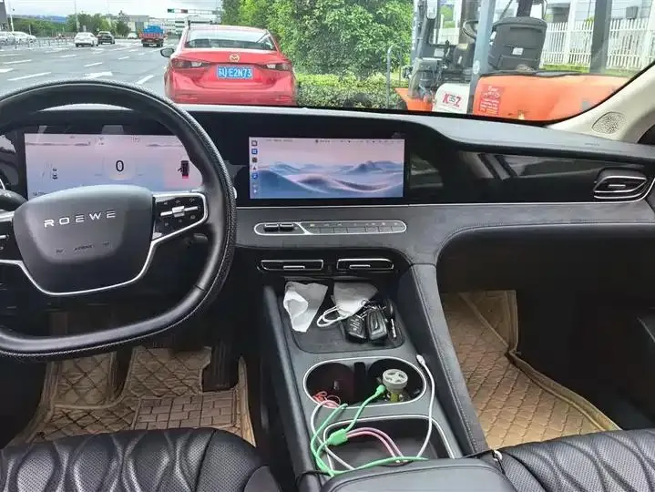 Roewe D7 2023 DMH 125km Flagship 12