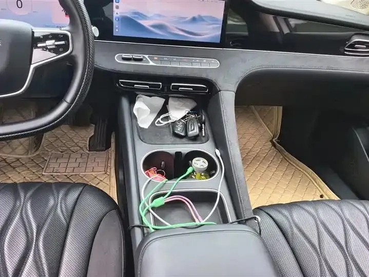 Roewe D7 2023 DMH 125km Flagship 16