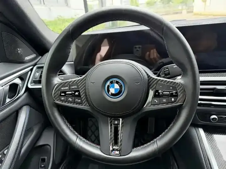 BMW i4 M 2023 model M50 12