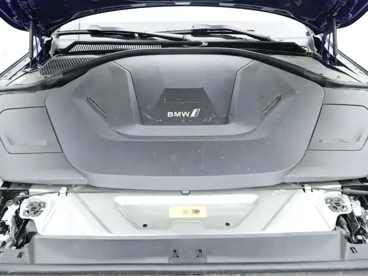BMW i4 M 2023 model M50 17