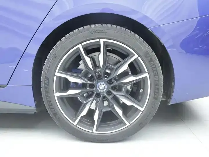 BMW i4 M 2023 model M50 7