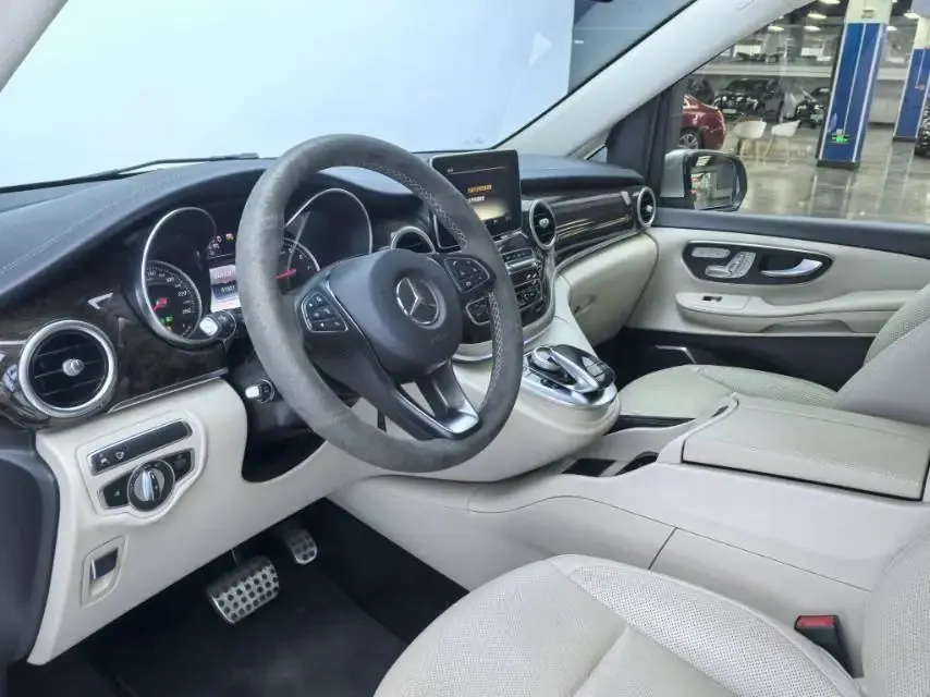 Mercedes Benz V 2018V 260 Distinguished Edition National V 7
