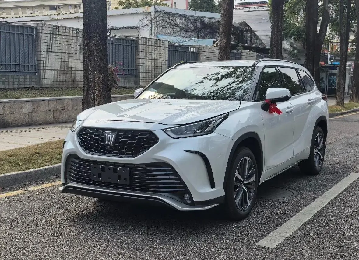打开图片灯箱:Toyota 2026 Crown Land Release HEV 2.5 Stepless Four-wheel Drive Premium Edition Automatic Gear