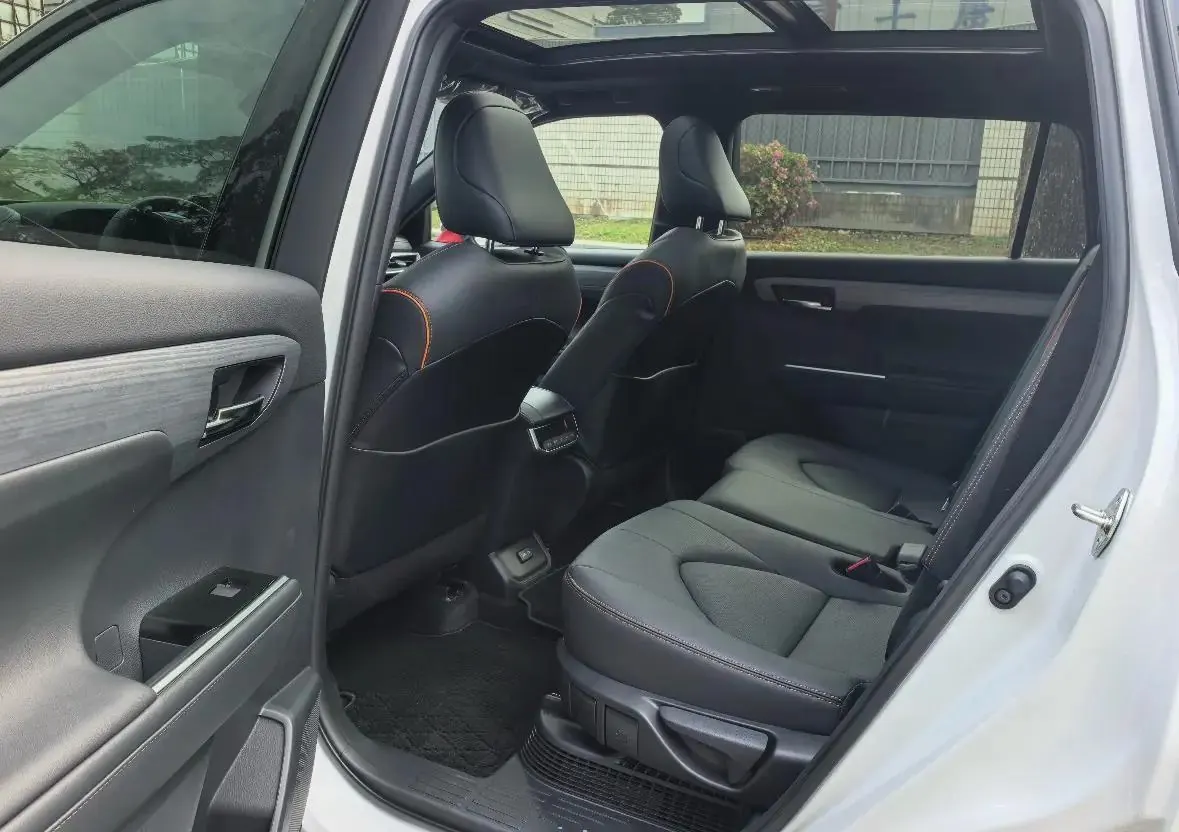 Toyota 2026 Crown Land Release HEV 2.5 Stepless Four-wheel Drive Premium Edition Automatic Gear 5