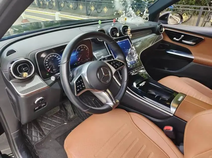 Mercedes Benz 2023 GLC 260 L 4MATIC 48V 2.0T Dynamic 5-seat Automatic Gear 2