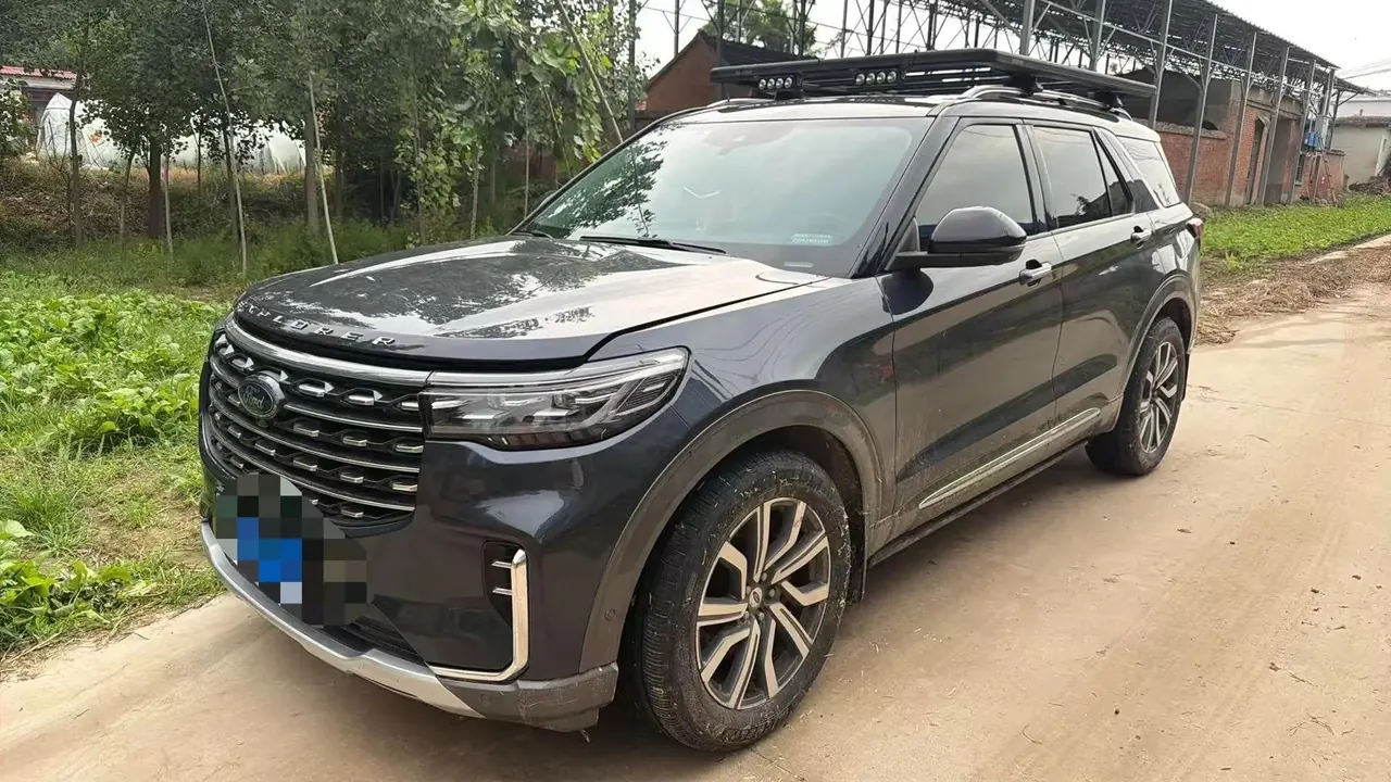 Explorer 2023 EcoBoost 285 Four-Wheel-Drive Titanium Edition, 6-Seater - View 1
